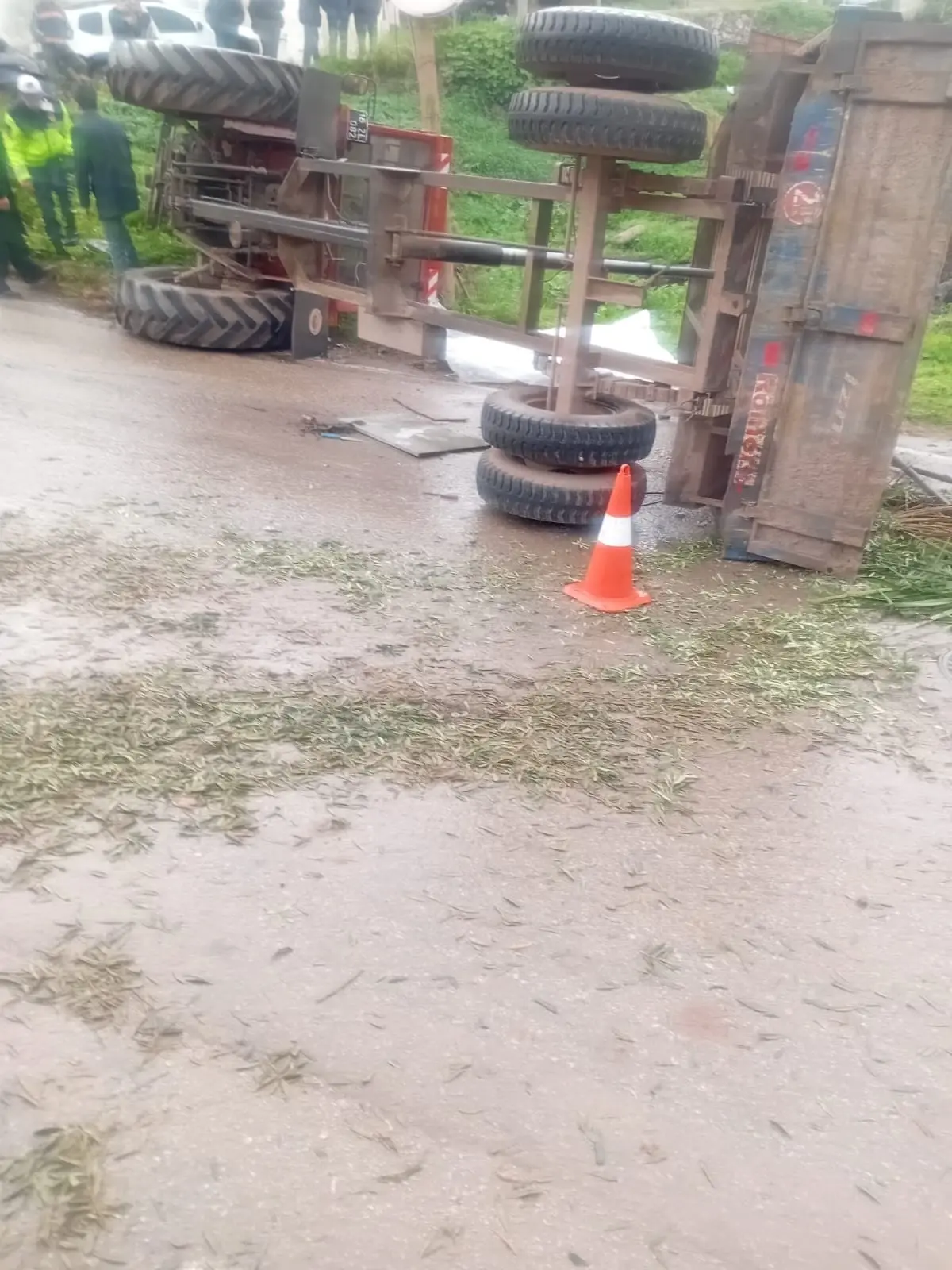 Traktör Devrildi, Belediye Çalışanı Hayatını Kaybetti