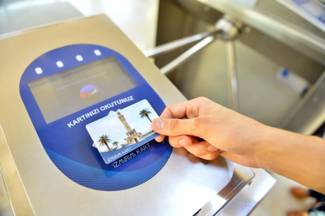 'Genç İzmirim Kart' davalık oldu 'Genç İzmirim Kart' davalık oldu