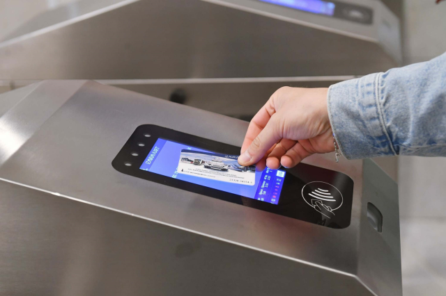 'Genç İzmirim Kart' davalık oldu 'Genç İzmirim Kart' davalık oldu