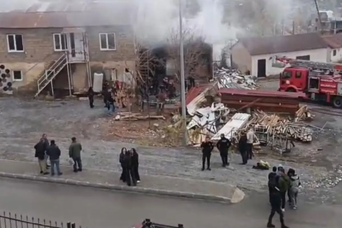 Hakkari'de Patlama: 14 Yaşındaki Genç Ağır Yaralı