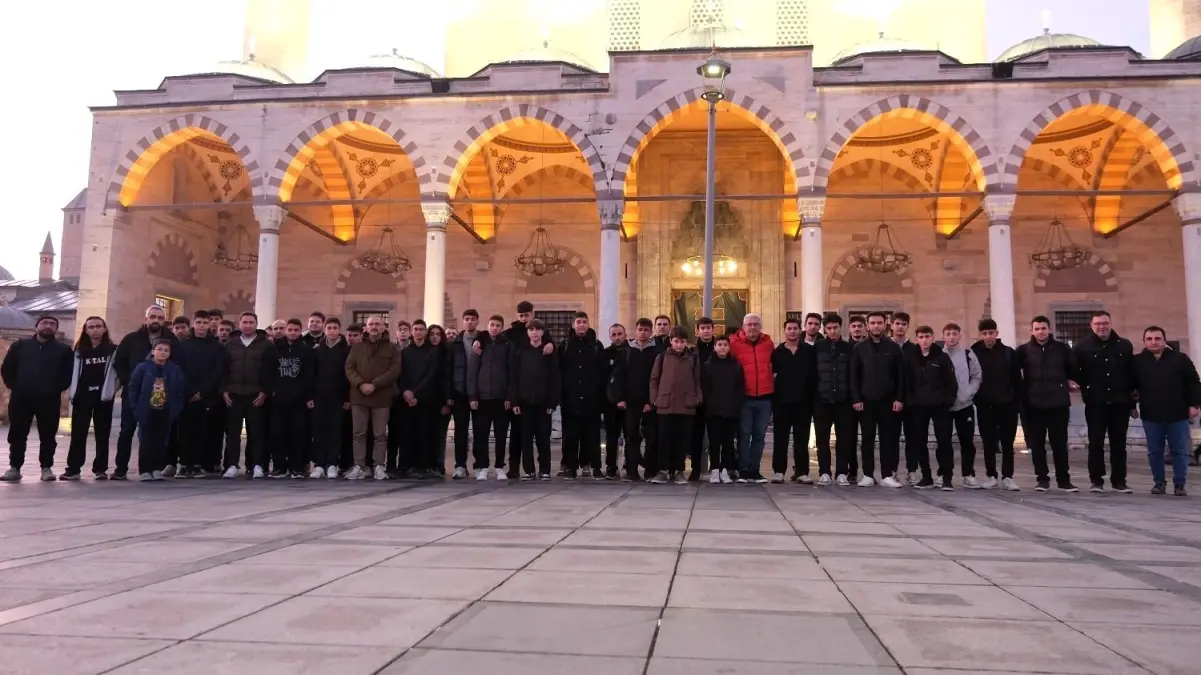 Karatay\'da öğrenciler sabah namazı programında buluşuyor