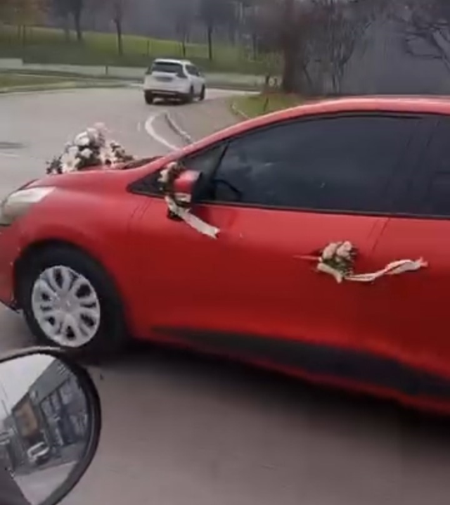 Kocasından boşanan kadının aracını gören şaşkına döndü