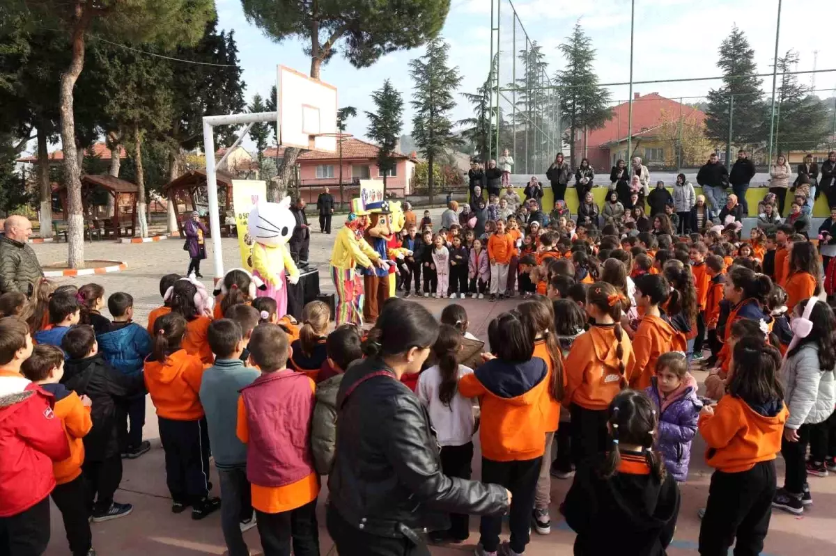 Sındırgı\'da Öğrencilere Moral Etkinliği