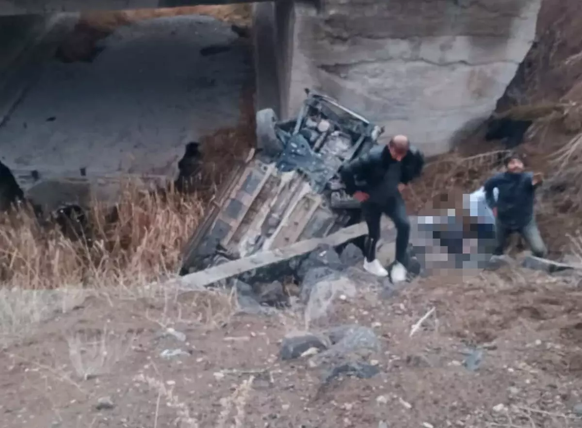 Kangal\'da Kaza: 1 Ölü, 2 Yaralı