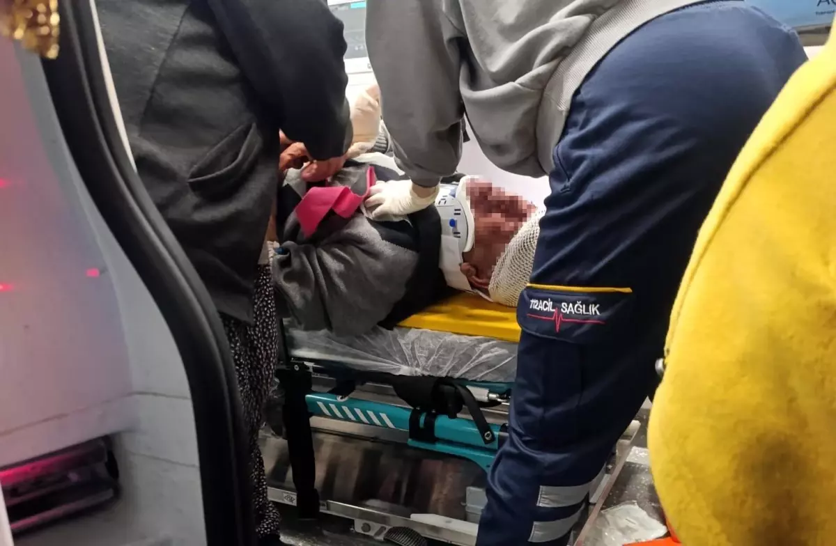 Osmaniye\'de Yaşlı Adam Otomobilin Çarpmasıyla Yaralandı