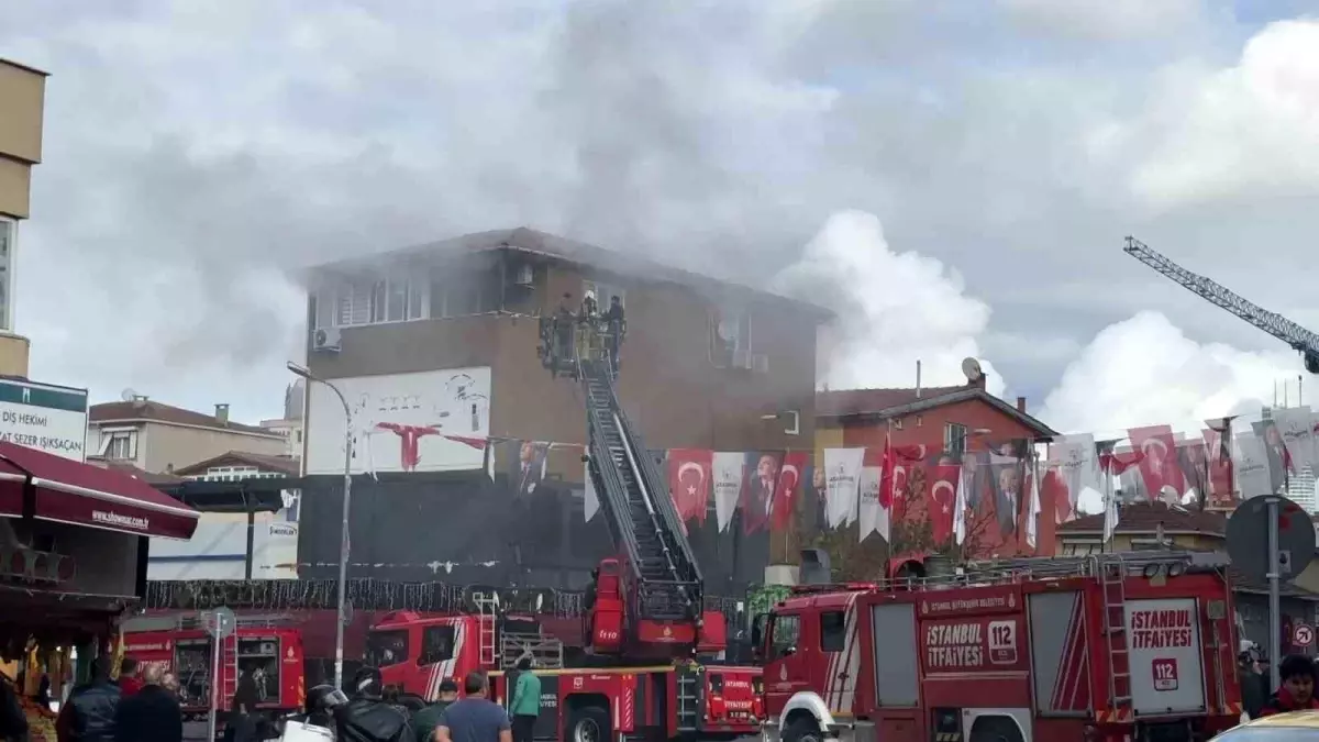 Ataşehir\'de Yangın: İki Kişi Kurtarıldı