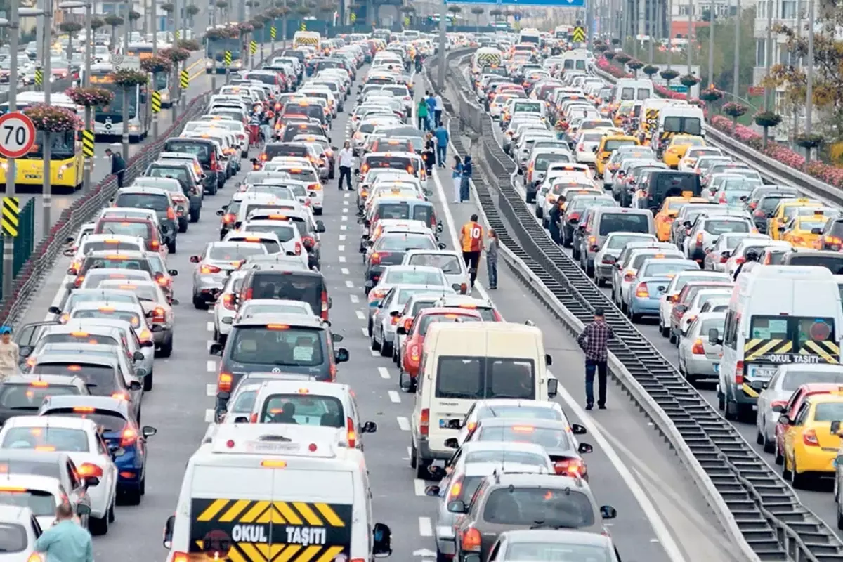 Benzine 2 lira 2 kuruş zam geliyor