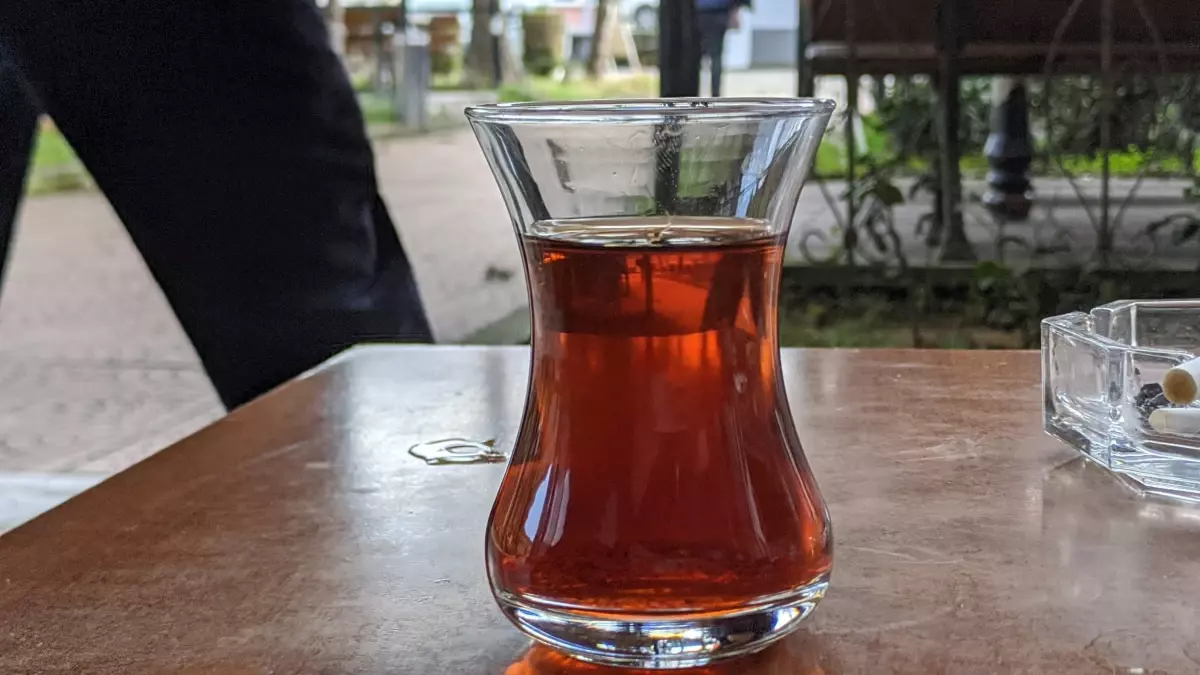 Boyalı Çay İddiası: Sağlık Riski ve Ekonomik Kayblar