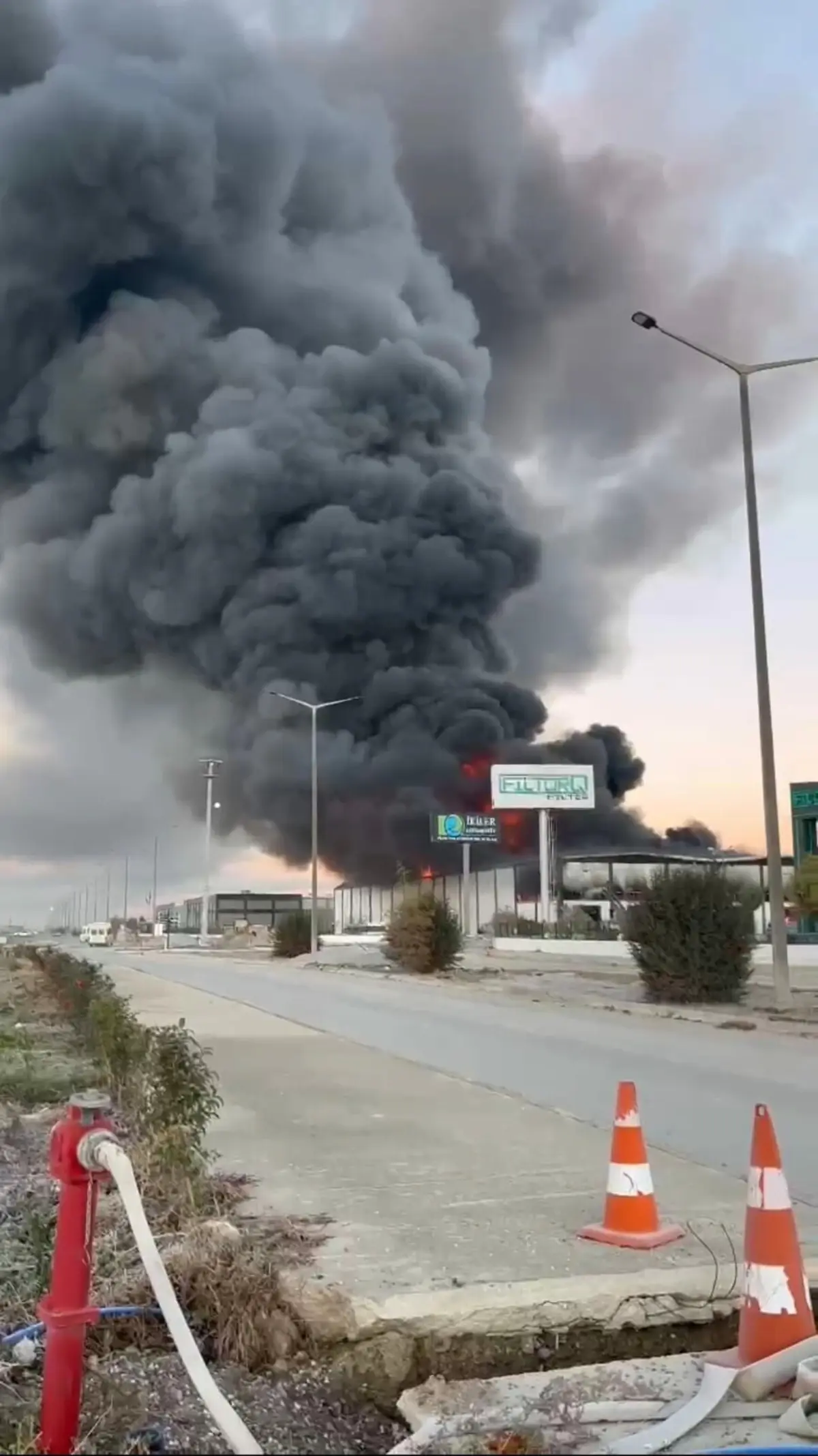 Denizli\'de Fabrikada Yangın