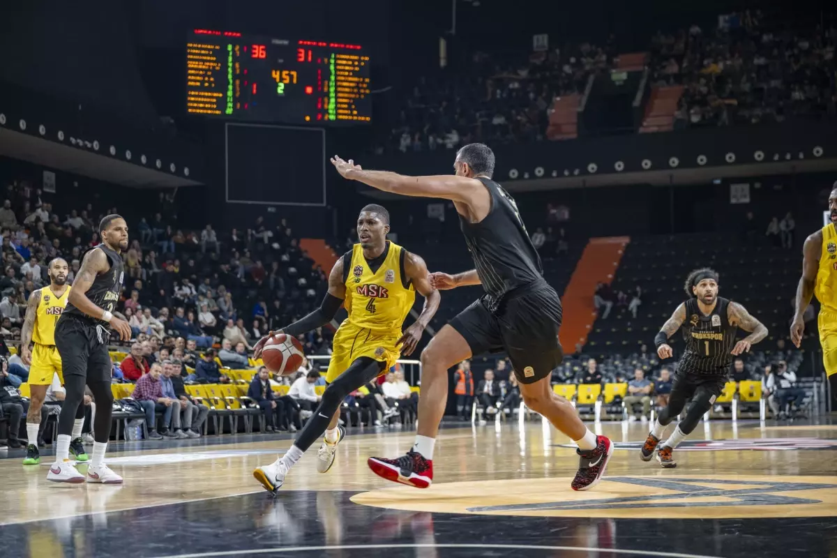 Esenler Erokspor Zorlu Maçta Galip Geldi