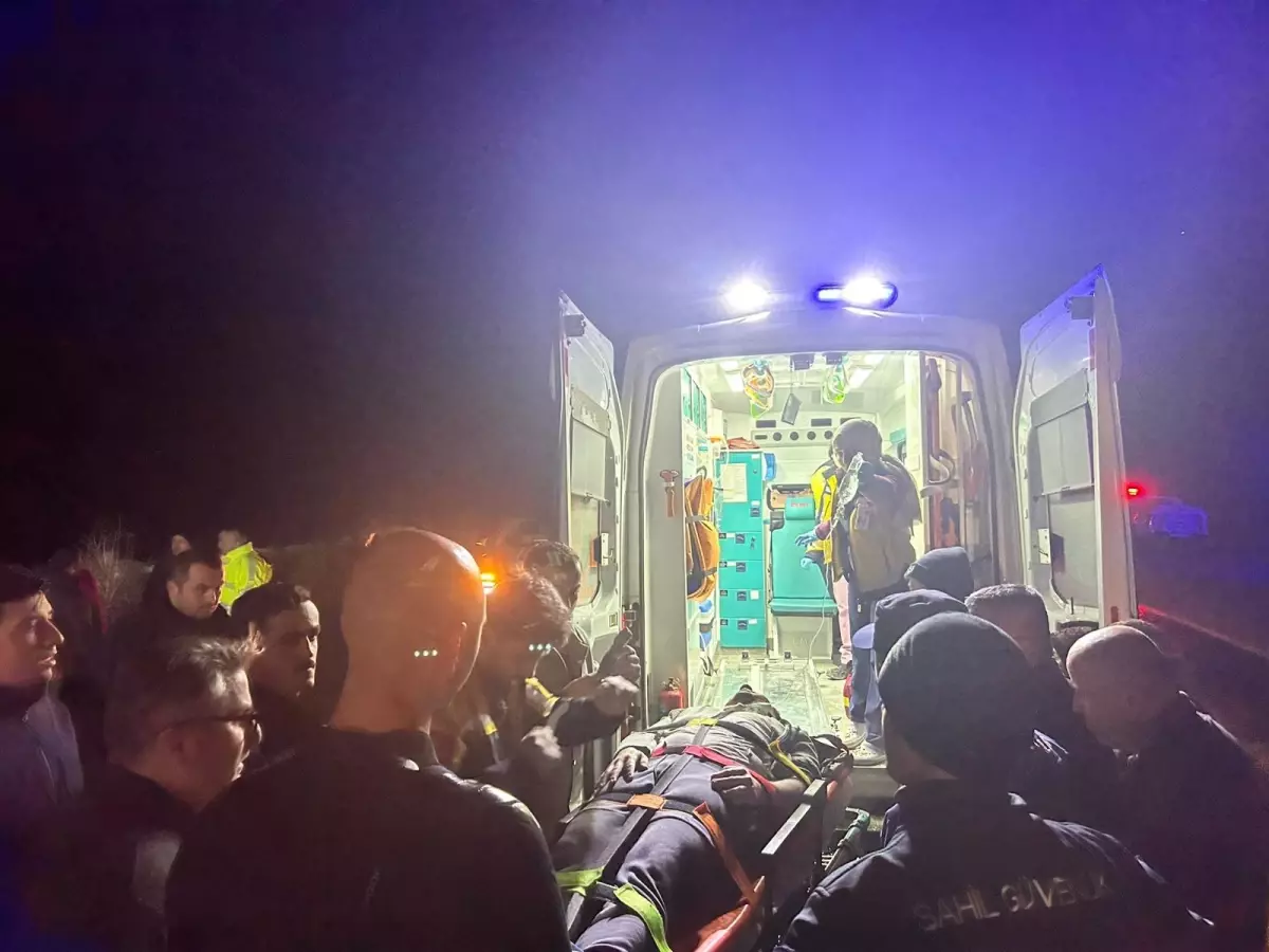 İnebolu\'da denize uçarak yaralanan sürücü kurtarıldı