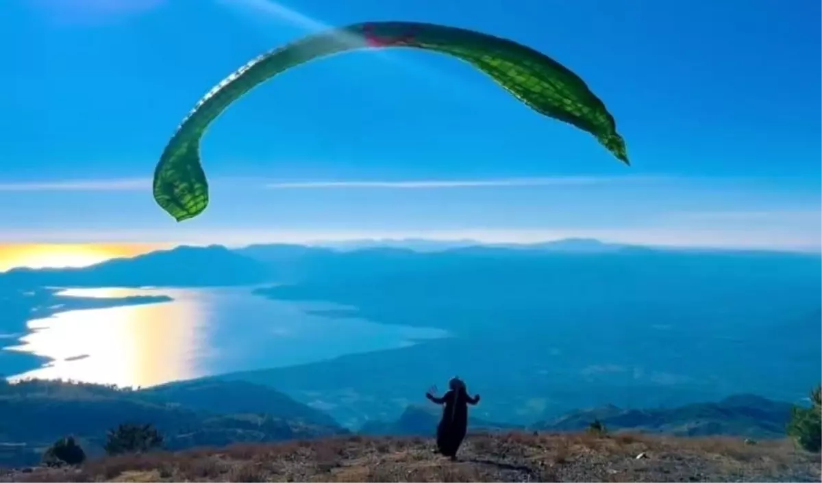Köyceğiz\'de Yamaç Paraşütü Heyecanı
