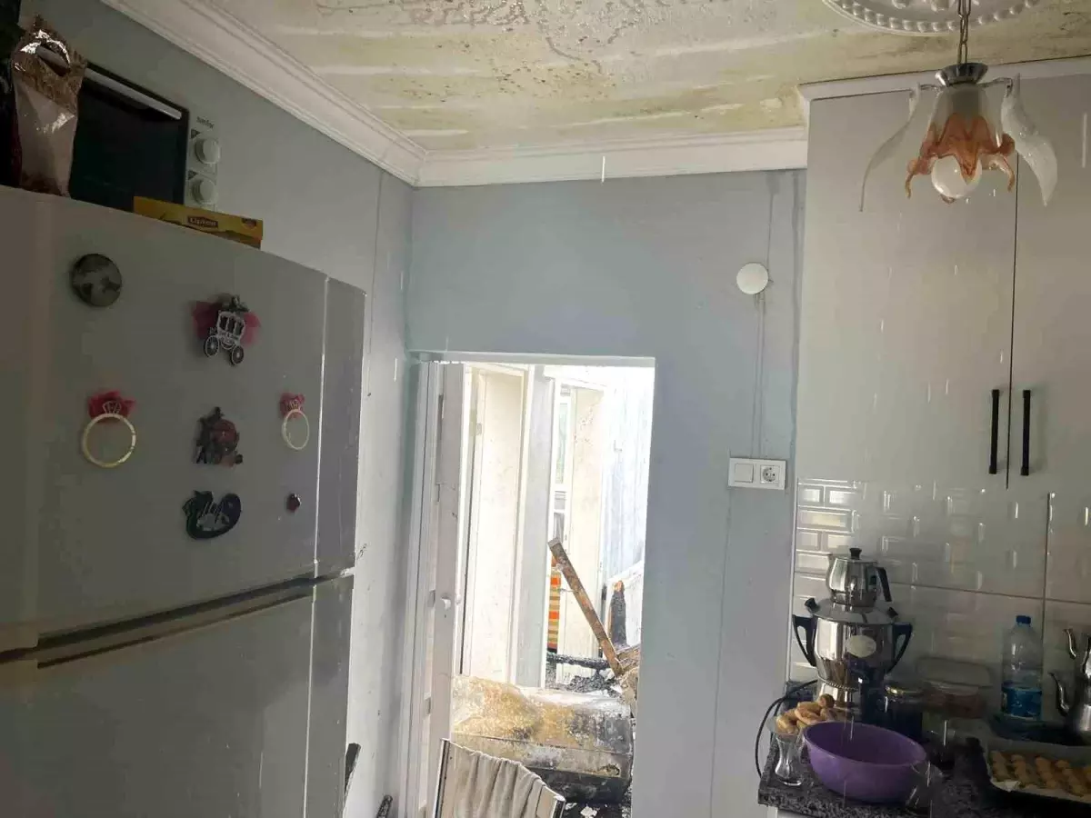 Osmaneli\'nde Yangın: Eşyalar Kullanılamaz Hale Geldi