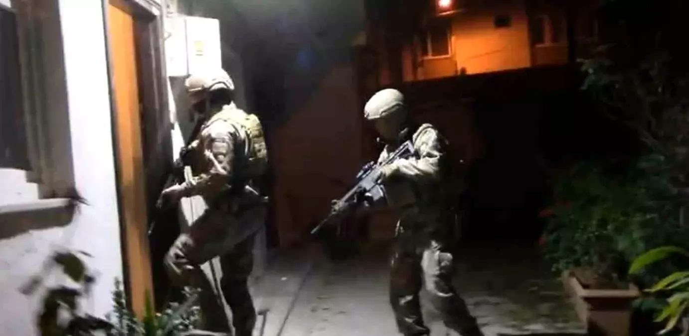 Sakarya\'da DEAŞ Operasyonu: 4 Yabancı Gözaltında