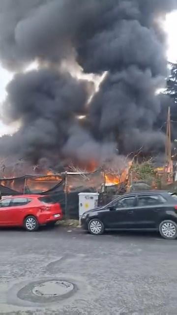Sarıyer'de iş yerinde yangın Sarıyer'de iş yerinde yangın