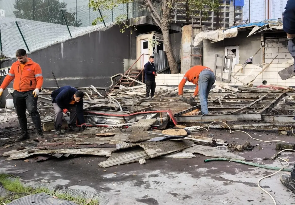 Şişli\'de Kaçak Yapılara Yıkım