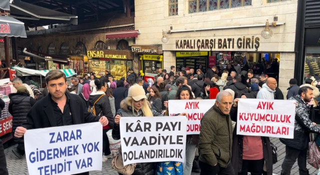 Tarihi Kapalıçarşı'da 120 milyon liralık vurgun! Mağdurlar kuyumcunun önünde toplandı