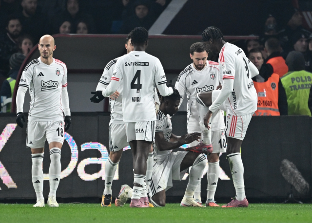 Trabzonspor ve Beşiktaş arasındaki 6 gollü muhteşem düelloda kazanan yok