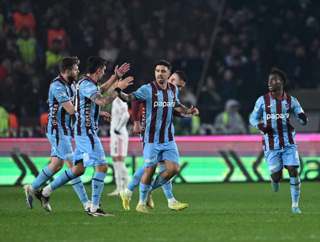 Trabzonspor ve Beşiktaş arasındaki 6 gollü muhteşem düelloda kazanan yok