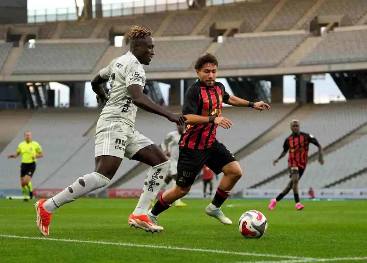 Karagümrük-Kocaelispor Maçı Başladı