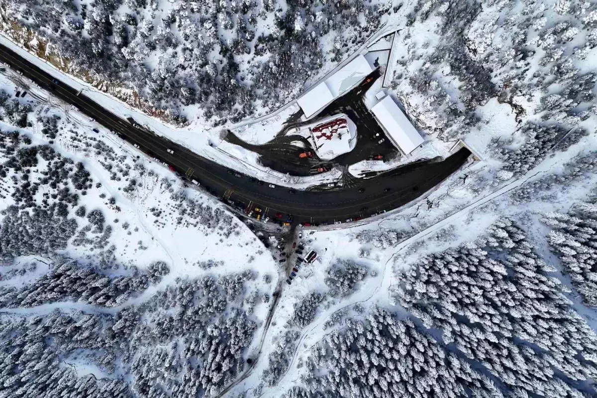 Zigana Tüneli: Kar Festivali Yaşanıyor