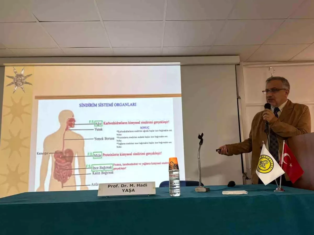 Aydın Lisesi\'nde Akademisyenlerle Dersler Devam Ediyor