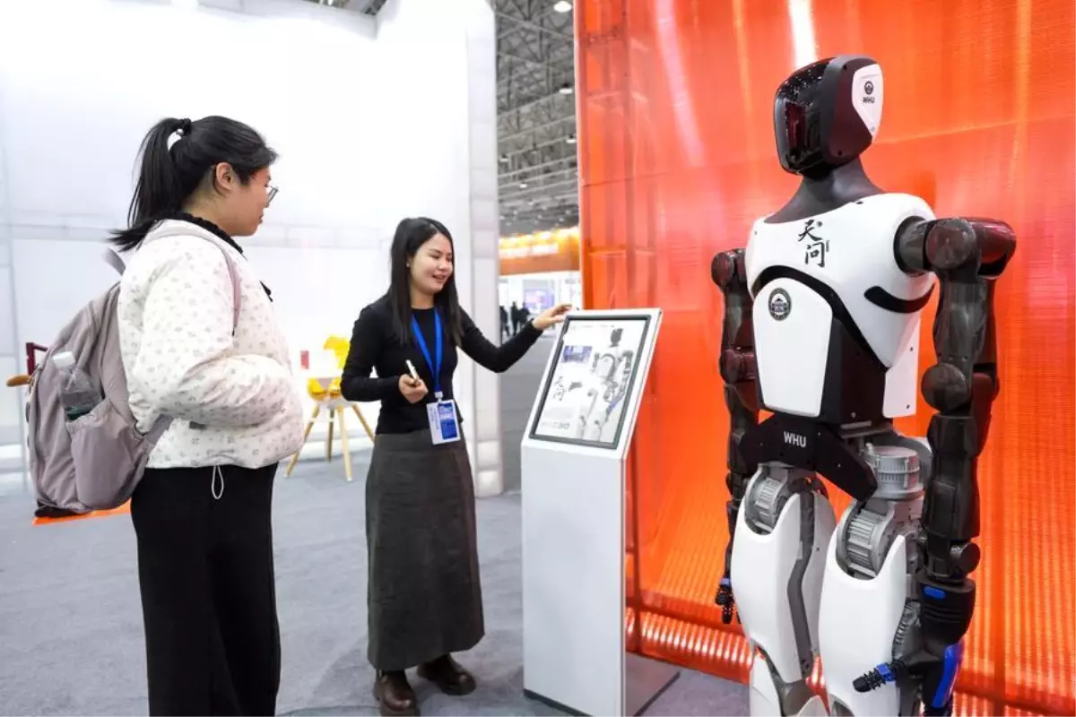 Çin\'in Yapay Zeka Sektörü 2025\'te 1.2 Trilyon Yuanı Aşacak