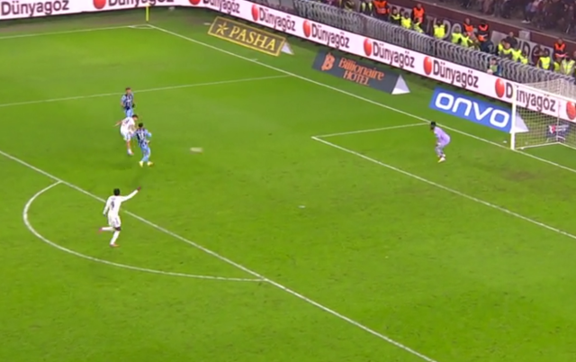 Erman Toroğlu'ndan Beşiktaş'ın futbolcusuna olay sözler: Kadroda olmamalı Erman Toroğlu'ndan Beşiktaş'ın futbolcusuna olay sözler: Kadroda olmamalı