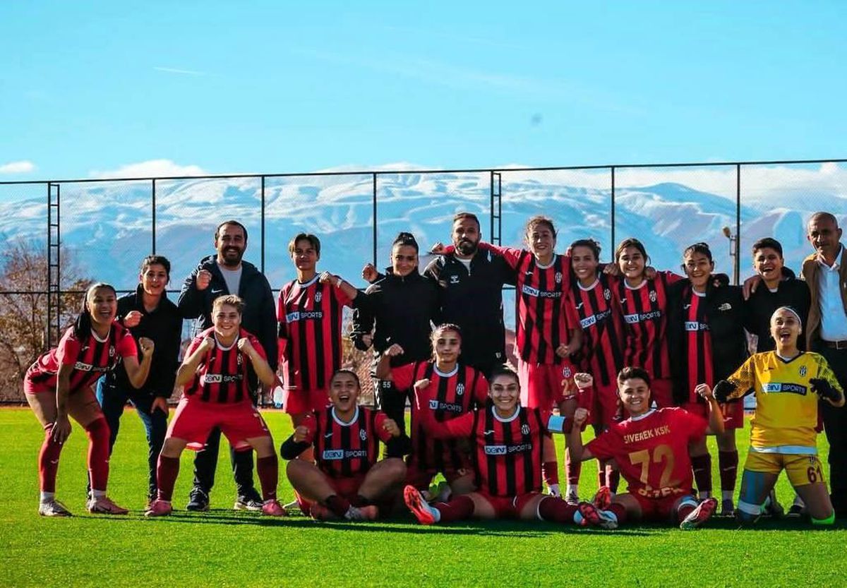 Siverek Kadınspor, Erzincan\'ı 10-0 Yendi
