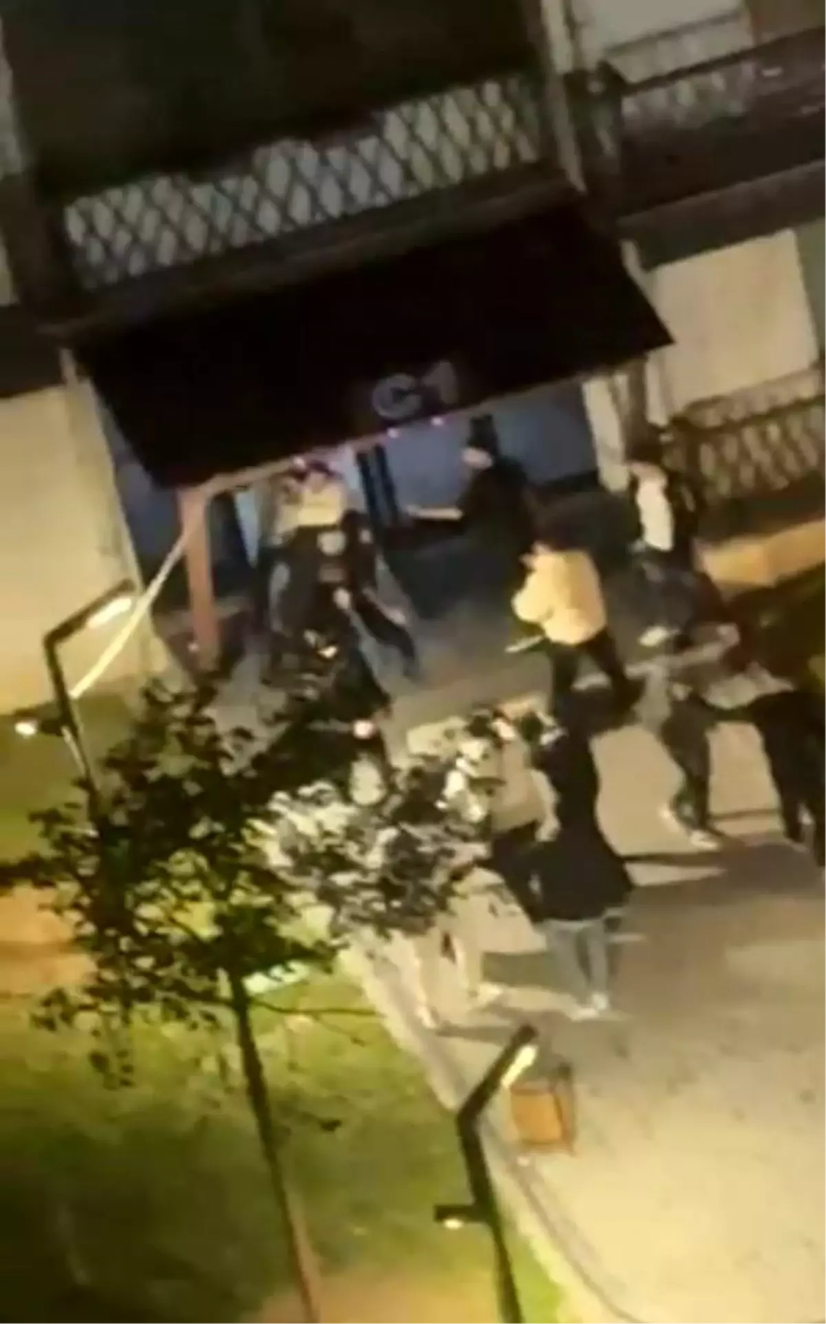 Esenyurt\'ta Gençler Arasında Kavga