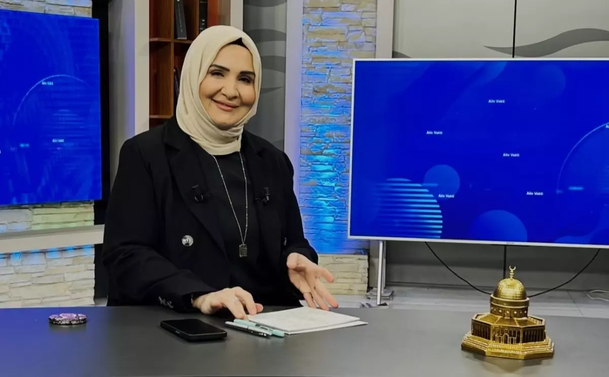 Küratör Yasemin Turan\'dan \'Örtüşen İzler\' Sergisi Sanatseverlerle Buluşuyor