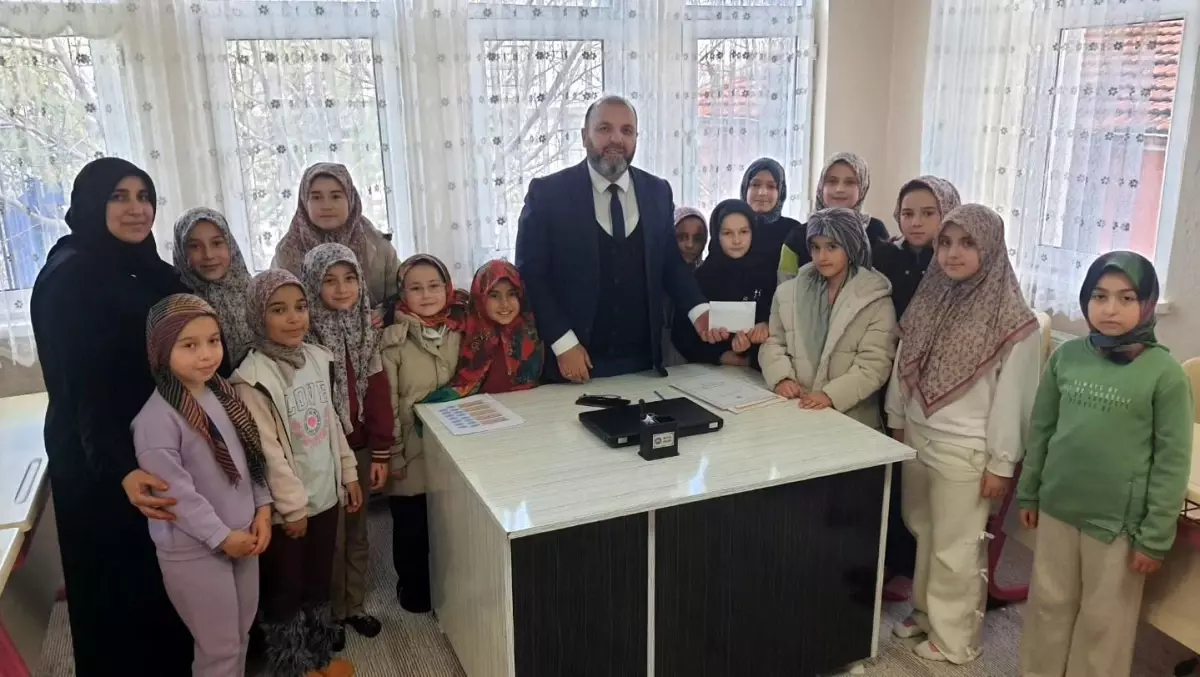 Minik Öğrencilerden Filistin\'e Bağış