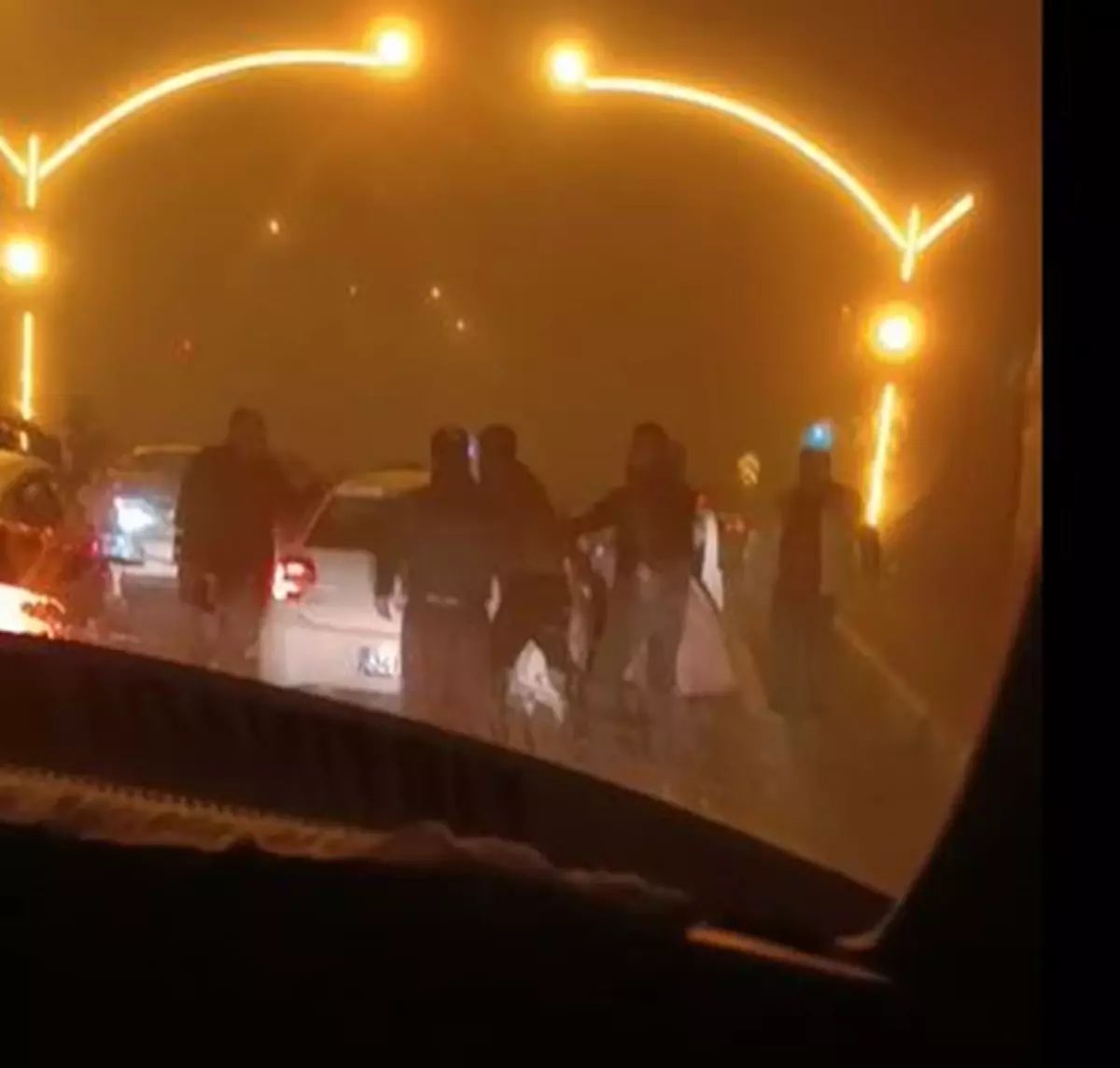 Mardin\'de Yol Verme Kavgası: 2 Yaralı