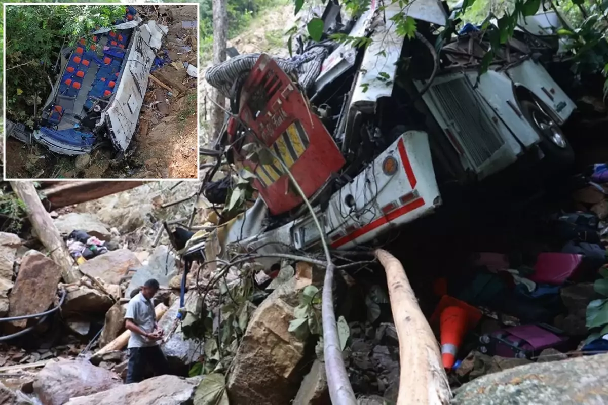 Mezuniyet dönüşü katliam gibi kaza! 17 kişi hayatını kaybetti