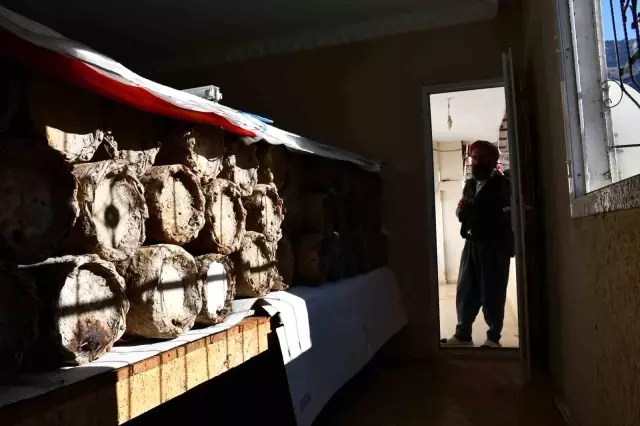 Evinin en güzel odasını tahsis etti! Kilosunu 10 bin TL'den satıyor Evinin en güzel odasını tahsis etti! Kilosunu 10 bin TL'den satıyor