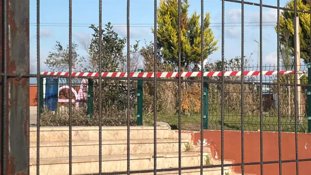 Öğrenci Çit Üzerinden Atlarken Yaralandı