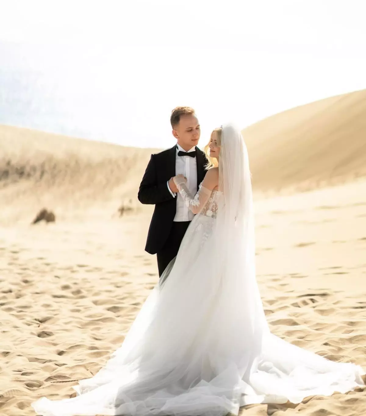 Şehit Hava Pilot Üsteğmen Cüneyt Kandemir\'in eşi, düşen uçakta çekilen fotoğrafları paylaştı