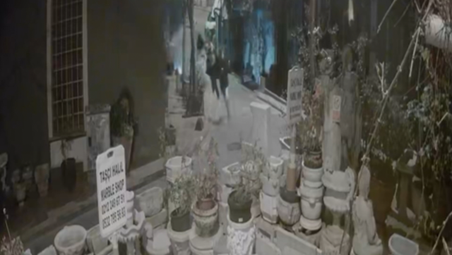 Sinyal tespit edilmesin diye telefonu alüminyum folyoya sardılar Sinyal tespit edilmesin diye telefonu alüminyum folyoya sardılar