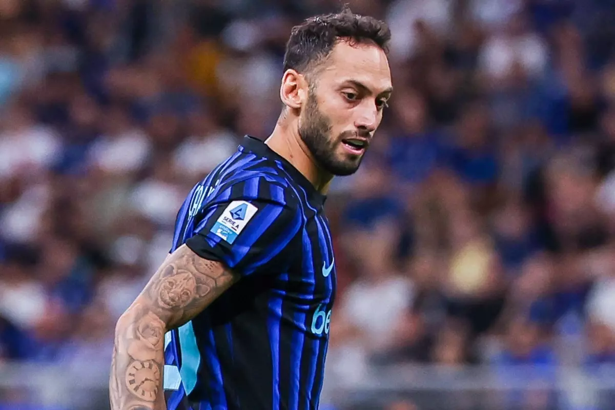 Son 2 maçta forma giyemeyen Hakan Çalhanoğlu, Suudi Arabistan\'a gidiyor