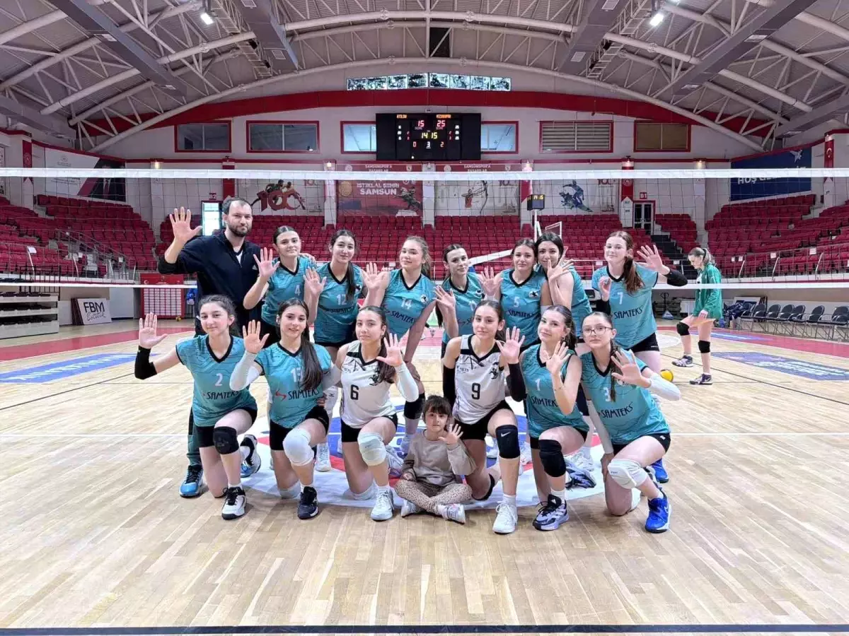 Vezirköprülü voleybolcular finalde