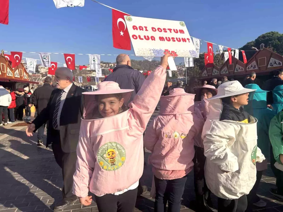 "10. Geleneksel Beykoz Bal Festivali" vatandaşları lezzet ve doğallıkla buluşturdu