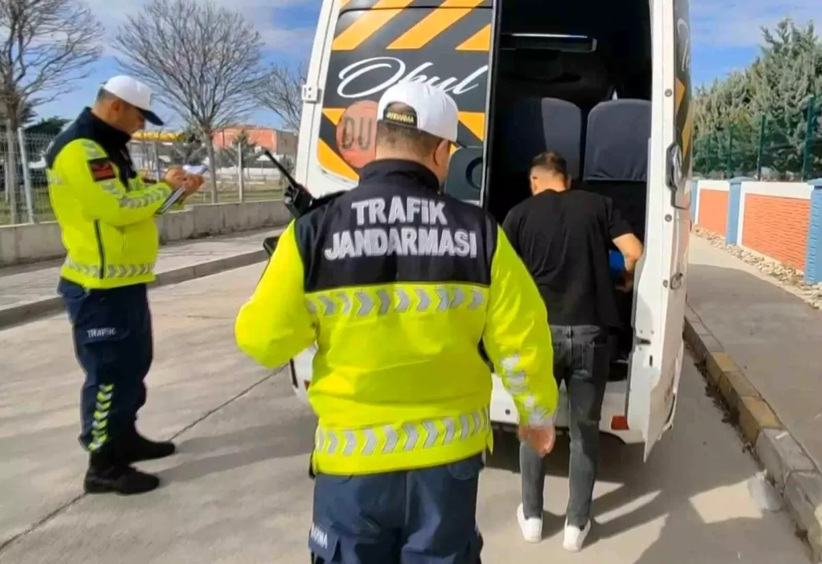 Aksaray\'da Öğrenci Servislerine Denetim