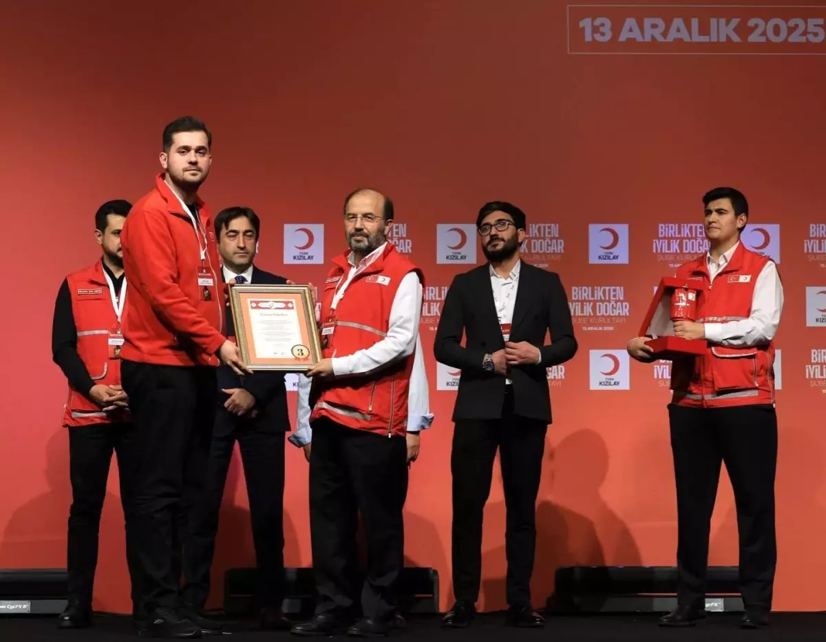 Erzurum Kızılay Şubesi\'nden 3 Ödül