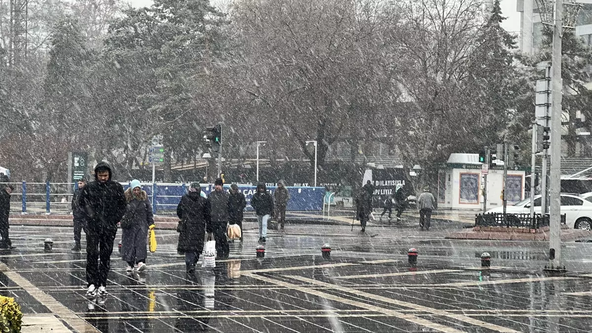 Kayseri\'de Kar Yağışı Etkili Oldu