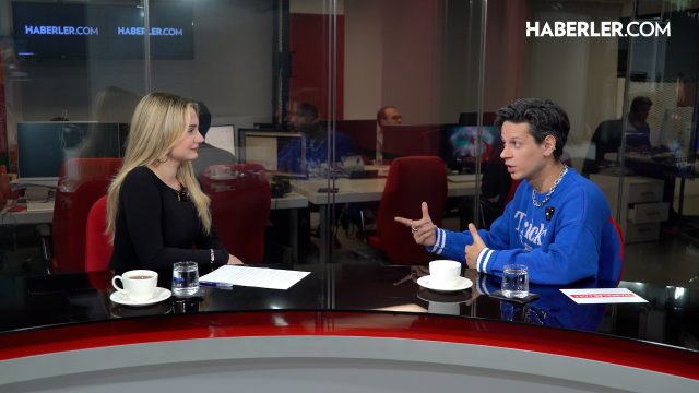 Madrigal Grubu Solisti Anıl Erdem Cevizci: Teoman aşığıyımdır, kendisi benim kahramanım Madrigal Grubu Solisti Anıl Erdem Cevizci: Teoman aşığıyımdır, kendisi benim kahramanım