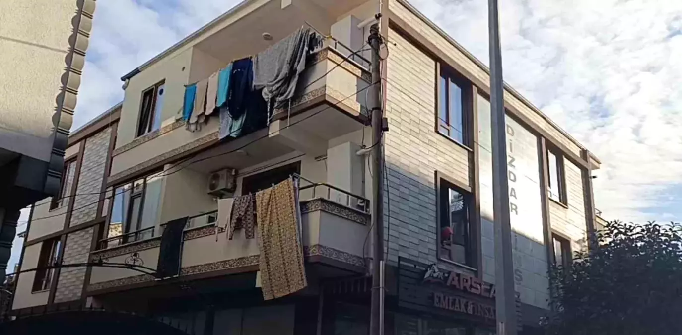 67 Yaşındaki Adam Evinde Ölü Bulundu