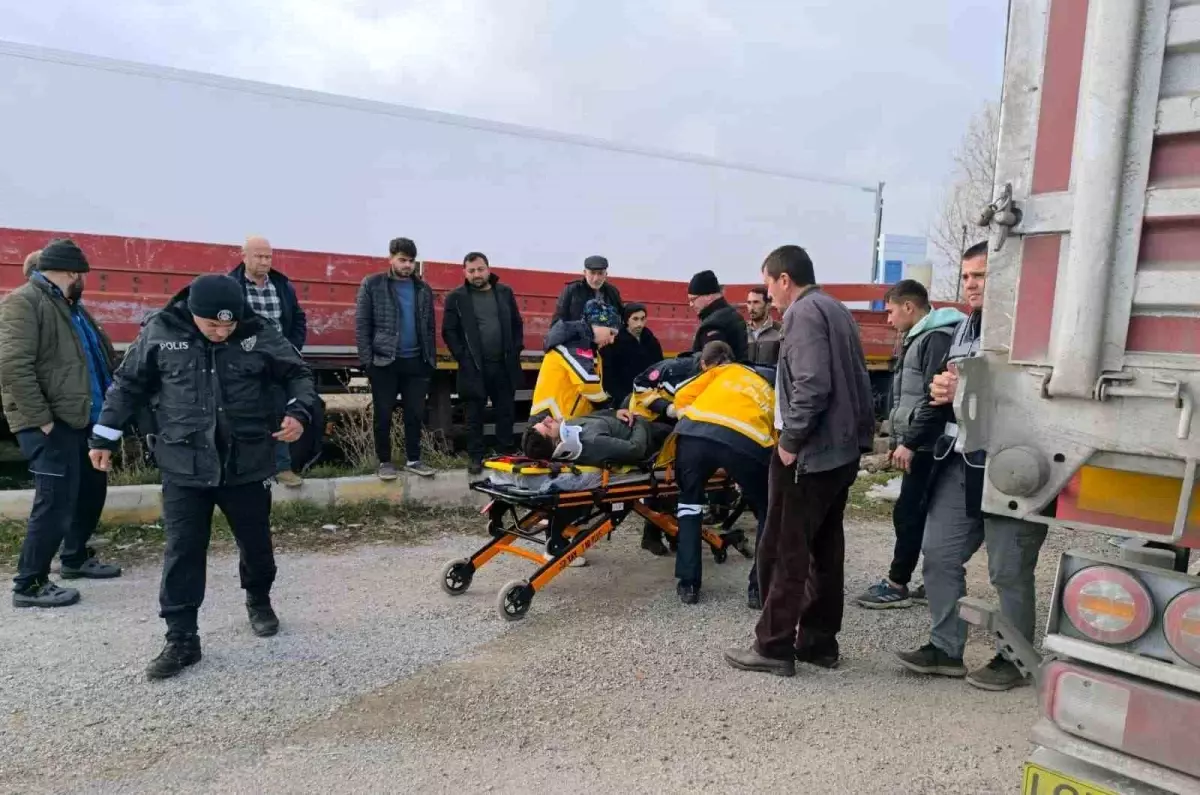 Afyonkarahisar\'da Tır Kazası: Yaralı