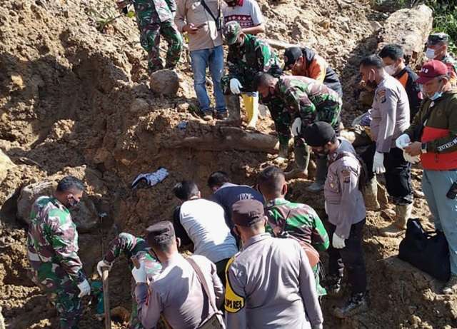 Ülke felaketi yaşıyor! Ölü sayısı 1030'a yükseldi, 206 kişi kayıp