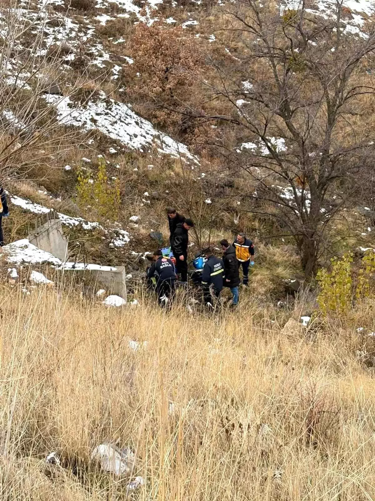 Yozgat\'ta motosikletli sürücü şarampole yuvarlandı