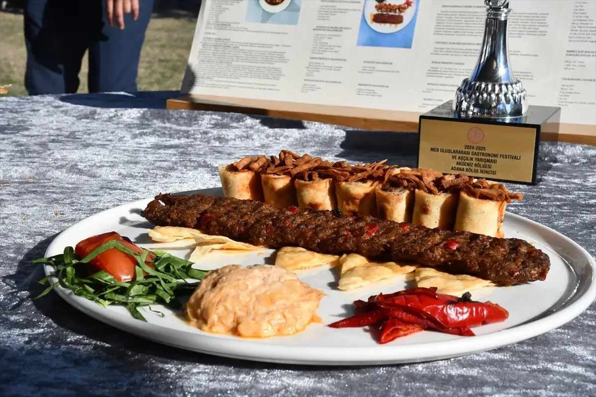 Adana\'da Türk Malları Haftası Etkinliği